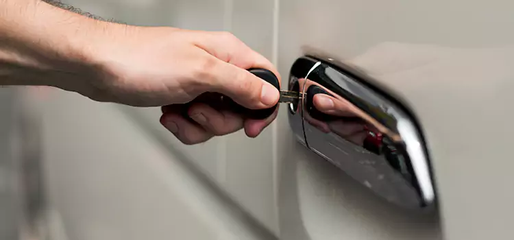 Why Choose Our Auto Locksmith Team in Davenport, IA?